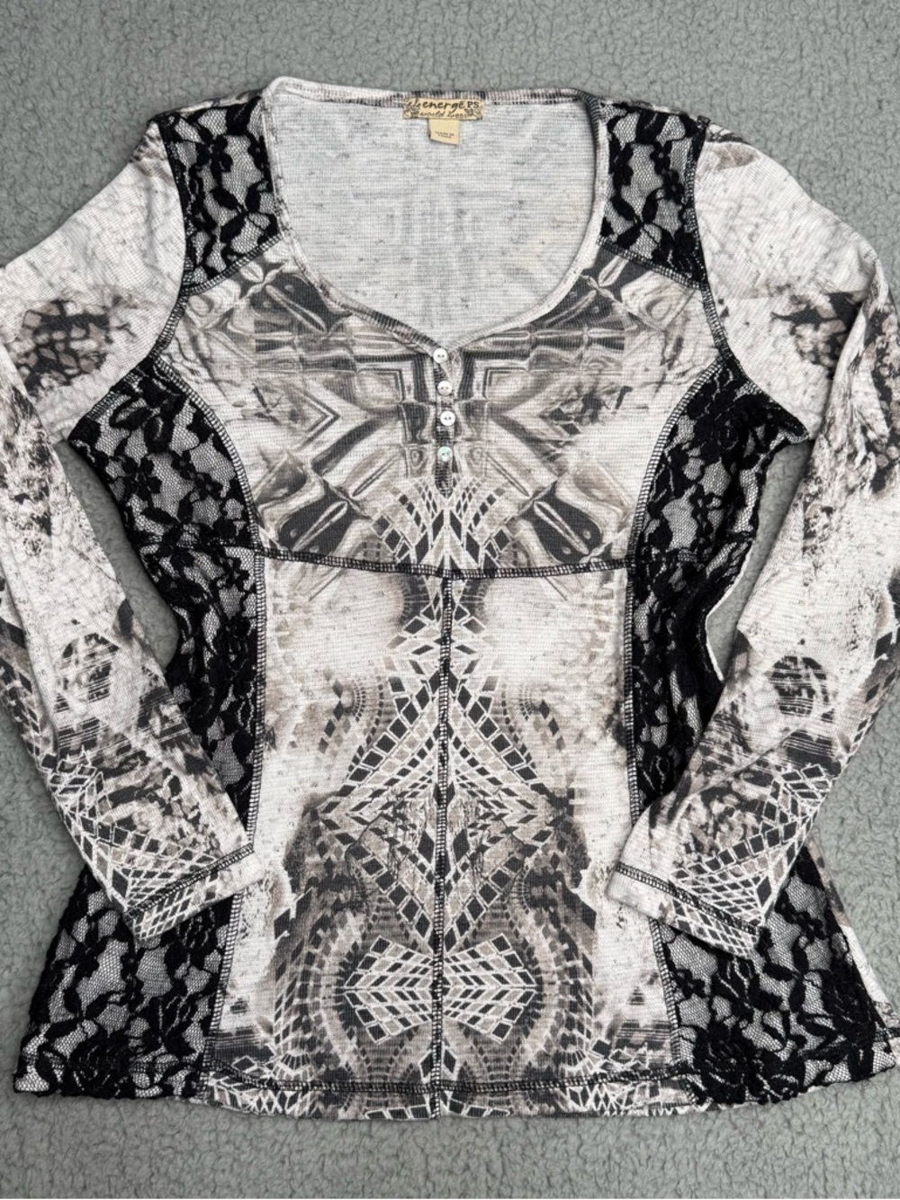 Energie black white lace print long sleeve top fitted henley Y2K grunge size M